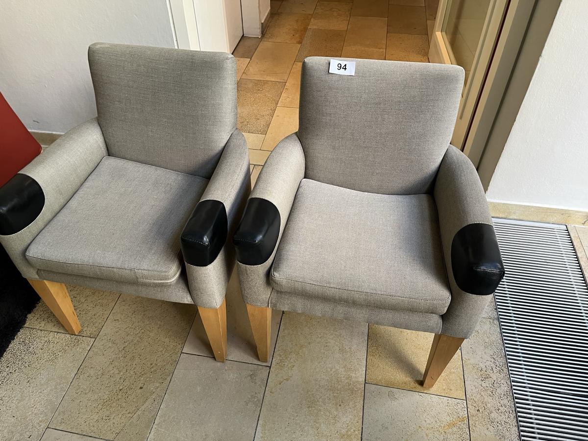 20 Stück Design Stühle gepolstert mit Armlehne