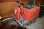 Kehrmaschine, wenig gebraucht, 15 Jahre alt, Arbeitsbreite 125cm Kehrmaschine, wenig gebraucht, 15 Jahre alt, Arbeitsbreite 125cm