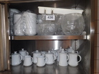 Posten Kaffeegeschirr, Suppenschüsseln, etc. Posten Kaffeegeschirr, Suppenschüsseln, etc.