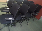 4 Bürodrehstühle mit Netzbezug 4 Bürodrehstühle mit Netzbezug