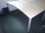 BENE Schreibtisch geschwungen, ca. L 180 x B 90 - 100 cm BENE Schreibtisch geschwungen, ca. L 180 x B 90 - 100 cm
