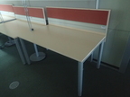 Schreibtisch 140 x 80 cm mit Rückwand Schreibtisch 140 x 80 cm mit Rückwand