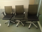3 Stk. Bürodrehstühle mit Armlehnen, Netzbezug, schwarz, Modell Comforto 3 Stk. Bürodrehstühle mit Armlehnen, Netzbezug, schwarz, Modell Comforto