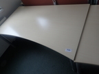 BENE Schreibtisch geschwungen, ca. L 180 x B 90 - 100 cm BENE Schreibtisch geschwungen, ca. L 180 x B 90 - 100 cm