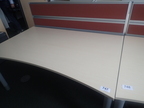 BENE Schreibtisch geschwungen, ca. L 160 x B 90 - 100 cm mit Rückwand BENE Schreibtisch geschwungen, ca. L 160 x B 90 - 100 cm mit Rückwand