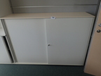 BENE Aktenschrank, Maße: ca. B 160 x H 113 cm, 3 Ordner hoch, mit Schiebetüren BENE Aktenschrank, Maße: ca. B 160 x H 113 cm, 3 Ordner hoch, mit Schiebetüren