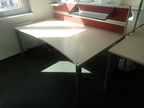 BENE Schreibtisch geschwungen, ca. L 180 x B 90 - 100 cm mit Rückwand BENE Schreibtisch geschwungen, ca. L 180 x B 90 - 100 cm mit Rückwand