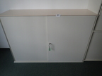 BENE Aktenschrank, Maße: ca. B 160 x H 113 cm, 3 Ordner hoch, mit Schiebetüren BENE Aktenschrank, Maße: ca. B 160 x H 113 cm, 3 Ordner hoch, mit Schiebetüren