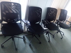 4 Stk. Bürodrehstühle mit Armlehnen, Netzbezug, schwarz, Modell Comforto 4 Stk. Bürodrehstühle mit Armlehnen, Netzbezug, schwarz, Modell Comforto
