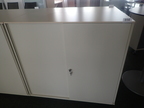 BENE Aktenschrank, Maße: ca. B 120 x H 113 cm, 3 Ordner hoch, mit Schiebetüren BENE Aktenschrank, Maße: ca. B 120 x H 113 cm, 3 Ordner hoch, mit Schiebetüren