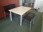 Besprechungstischgruppe 120 x 80 + 4 Besucherstühlen Besprechungstischgruppe 120 x 80 + 4 Besucherstühlen