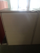 Unifor Aktenschrank mit Rollosystem, Farbe grau, Maße: ca. B 90 x T 46 x 129cm, 3 Ordner hoch Unifor Aktenschrank mit Rollosystem, Farbe grau, Maße: ca. B 90 x T 46 x 129cm, 3 Ordner hoch