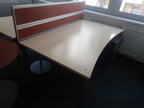 BENE Schreibtisch geschwungen, ca. L 180 x B 90 - 100 cm mit Rückwand BENE Schreibtisch geschwungen, ca. L 180 x B 90 - 100 cm mit Rückwand