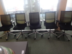 5 Stk. Bürodrehstühle mit Armlehnen, Netzbezug, schwarz, Modell Comforto 5 Stk. Bürodrehstühle mit Armlehnen, Netzbezug, schwarz, Modell Comforto