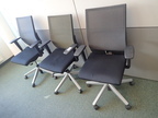 3 Stk. Bürodrehstühle mit Armlehnen, Netzbezug, schwarz, Modell Comforto 3 Stk. Bürodrehstühle mit Armlehnen, Netzbezug, schwarz, Modell Comforto