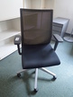 Bürodrehstuhl mit Armlehnen, Netzbezug, schwarz, Modell Comforto Bürodrehstuhl mit Armlehnen, Netzbezug, schwarz, Modell Comforto