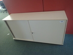 BENE Aktenschrank, Maße: ca. B 160 x H 80 cm, 2 Ordner hoch, mit Schiebetüren BENE Aktenschrank, Maße: ca. B 160 x H 80 cm, 2 Ordner hoch, mit Schiebetüren