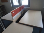 BENE Doppelarbeitsplatz bestehend aus 2 Schreibtischen je 140 x 80 cm inkl. Raumtrennwand H ca. 122 cm BENE Doppelarbeitsplatz bestehend aus 2 Schreibtischen je 140 x 80 cm inkl. Raumtrennwand H ca. 122 cm