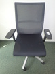 Bürodrehstuhl mit Armlehnen, Netzbezug, schwarz, Modell Comforto Bürodrehstuhl mit Armlehnen, Netzbezug, schwarz, Modell Comforto