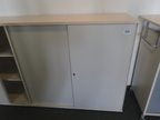 BENE Aktenschrank, Maße: ca. B 120 x H 113 cm, 3 Ordner hoch, mit Schiebetüren BENE Aktenschrank, Maße: ca. B 120 x H 113 cm, 3 Ordner hoch, mit Schiebetüren