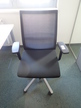 Bürodrehstuhl mit Armlehnen, Netzbezug, schwarz, Modell Comforto Bürodrehstuhl mit Armlehnen, Netzbezug, schwarz, Modell Comforto