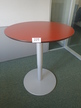BENE Meeting-Besprechungstisch, höhenverstellbar, Maße: DM 80 cm, H von 70 - 108 cm BENE Meeting-Besprechungstisch, höhenverstellbar, Maße: DM 80 cm, H von 70 - 108 cm