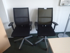2 Stk. Bürodrehstühle mit Armlehnen, Netzbezug, schwarz, Modell Comforto 2 Stk. Bürodrehstühle mit Armlehnen, Netzbezug, schwarz, Modell Comforto
