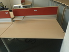 BENE Doppelarbeitsplatz bestehend aus 2 Schreibtischen je 140 x 80 cm inkl. Raumtrennwand H ca. 122 cm BENE Doppelarbeitsplatz bestehend aus 2 Schreibtischen je 140 x 80 cm inkl. Raumtrennwand H ca. 122 cm