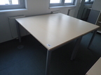Besprechungstischgruppe bestehend aus 2 Tischen 140 x 80 cm Besprechungstischgruppe bestehend aus 2 Tischen 140 x 80 cm