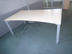 BENE Schreibtisch geschwungen, ca. L 180 x B 90 - 100 cm BENE Schreibtisch geschwungen, ca. L 180 x B 90 - 100 cm