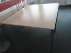 Besprechungstischgruppe bestehend aus 2 Tischen 140 x 80 cm Besprechungstischgruppe bestehend aus 2 Tischen 140 x 80 cm