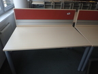 Schreibtisch mit Rückwand 140 x 80 cm Schreibtisch mit Rückwand 140 x 80 cm