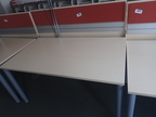 BENE Doppelarbeitsplatz bestehend aus 2 Schreibtischen je 140 x 80 cm inkl. Raumtrennwand H ca. 122 cm BENE Doppelarbeitsplatz bestehend aus 2 Schreibtischen je 140 x 80 cm inkl. Raumtrennwand H ca. 122 cm