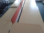 BENE Doppelarbeitsplatz bestehend aus 2 Schreibtischen je 140 x 80 cm inkl. Raumtrennwand H ca. 122 cm BENE Doppelarbeitsplatz bestehend aus 2 Schreibtischen je 140 x 80 cm inkl. Raumtrennwand H ca. 122 cm
