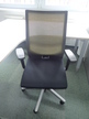 Bürodrehstuhl mit Armlehnen, Netzbezug, schwarz, Modell Comforto Bürodrehstuhl mit Armlehnen, Netzbezug, schwarz, Modell Comforto