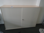BENE Aktenschrank, Maße: ca. B 160 x H 113 cm, 3 Ordner hoch, mit Schiebetüren BENE Aktenschrank, Maße: ca. B 160 x H 113 cm, 3 Ordner hoch, mit Schiebetüren