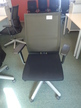 4 Stk. Bürodrehstühle mit Armlehnen, Netzbezug, schwarz, Modell Comforto 4 Stk. Bürodrehstühle mit Armlehnen, Netzbezug, schwarz, Modell Comforto