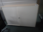 BENE Aktenschrank, Maße: ca. B 160 x H 113 cm, 3 Ordner hoch, mit Schiebetüren BENE Aktenschrank, Maße: ca. B 160 x H 113 cm, 3 Ordner hoch, mit Schiebetüren