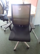 4 Stk. Bürodrehstühle mit Armlehnen, Netzbezug, schwarz, Modell Comforto 4 Stk. Bürodrehstühle mit Armlehnen, Netzbezug, schwarz, Modell Comforto