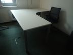 Schreibtisch-Winkelkombination, 2-teilig Schreibtisch 200 x 180 cm Schreibtisch-Winkelkombination, 2-teilig Schreibtisch 200 x 180 cm