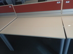 BENE Doppelarbeitsplatz bestehend aus 2 Schreibtischen je 140 x 80 cm inkl. Raumtrennwand H ca. 122 cm BENE Doppelarbeitsplatz bestehend aus 2 Schreibtischen je 140 x 80 cm inkl. Raumtrennwand H ca. 122 cm