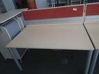 BENE Doppelarbeitsplatz bestehend aus 2 Schreibtischen je 140 x 80 cm inkl. Raumtrennwand H ca. 122 cm BENE Doppelarbeitsplatz bestehend aus 2 Schreibtischen je 140 x 80 cm inkl. Raumtrennwand H ca. 122 cm