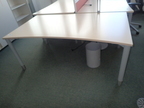 BENE Schreibtisch geschwungen, ca. L 180 x B 90 - 100 cm BENE Schreibtisch geschwungen, ca. L 180 x B 90 - 100 cm