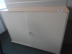 BENE Aktenschrank, Maße: ca. B 160 x H 113 cm, 3 Ordner hoch, mit Schiebetüren BENE Aktenschrank, Maße: ca. B 160 x H 113 cm, 3 Ordner hoch, mit Schiebetüren