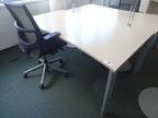 BENE Schreibtisch geschwungen, ca. L 180 x B 90 - 100 cm BENE Schreibtisch geschwungen, ca. L 180 x B 90 - 100 cm