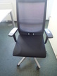 2 Stk. Bürodrehstühle mit Armlehnen, Netzbezug, schwarz, Modell Comforto 2 Stk. Bürodrehstühle mit Armlehnen, Netzbezug, schwarz, Modell Comforto