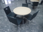 Vitra Besprechungstisch-Set, Tisch DM 80 cm, H 72 cm + 4 Stk. Kunststoff-Stühlen Vitra Besprechungstisch-Set, Tisch DM 80 cm, H 72 cm + 4 Stk. Kunststoff-Stühlen