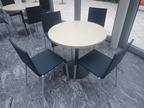 Vitra Besprechungstisch-Set, Tisch DM 80 cm, H 72 cm + 4 Stk. Kunststoff-Stühlen Vitra Besprechungstisch-Set, Tisch DM 80 cm, H 72 cm + 4 Stk. Kunststoff-Stühlen