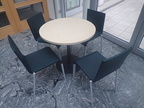 Vitra Besprechungstisch-Set, Tisch DM 80 cm, H 72 cm + 4 Stk. Kunststoff-Stühlen Vitra Besprechungstisch-Set, Tisch DM 80 cm, H 72 cm + 4 Stk. Kunststoff-Stühlen