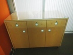 Aktenschrank mobil ca. 130 x 60 x 94 cm, mit 3 Laden und 3 Flügeltüren Aktenschrank mobil ca. 130 x 60 x 94 cm, mit 3 Laden und 3 Flügeltüren